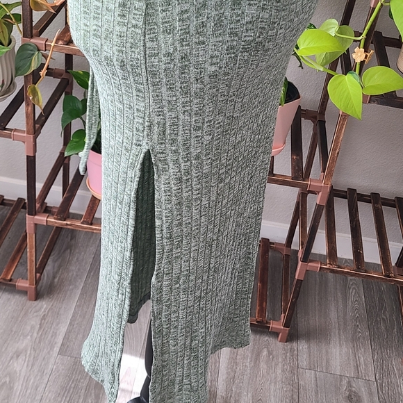 Swimsuit coverup - Picture 4 of 5